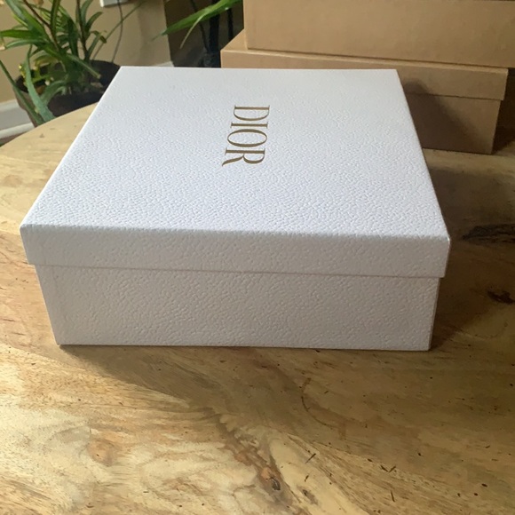 DIOR Giftbox w/Ribbon and Silk paper - - Picture 3 of 8